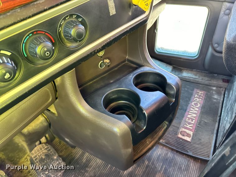 image for item DQ7416 2007 Kenworth  T800 dump truck