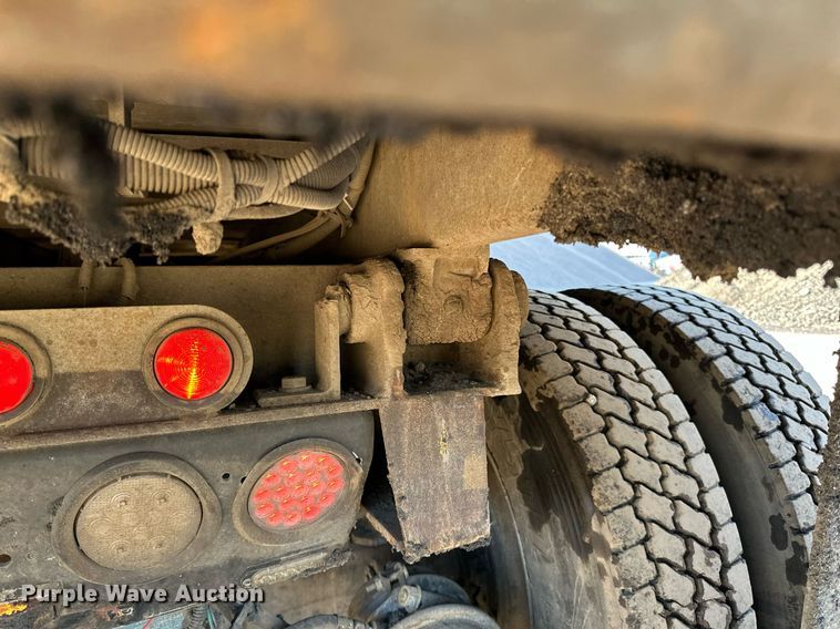 image for item DQ7416 2007 Kenworth  T800 dump truck