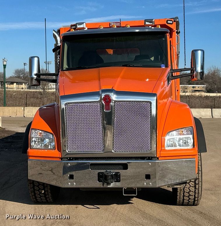image for item DQ7417 2021 Kenworth  T880 dump truck
