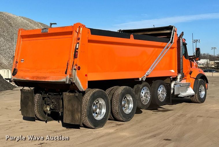 image for item DQ7417 2021 Kenworth  T880 dump truck