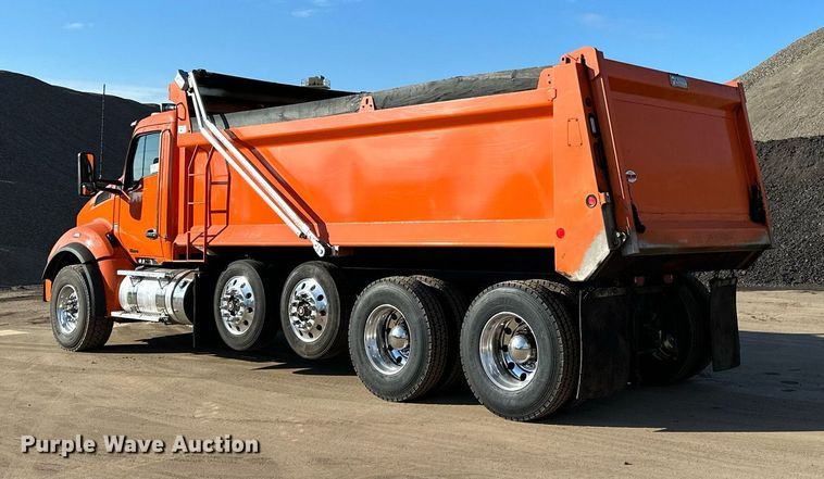 image for item DQ7417 2021 Kenworth  T880 dump truck
