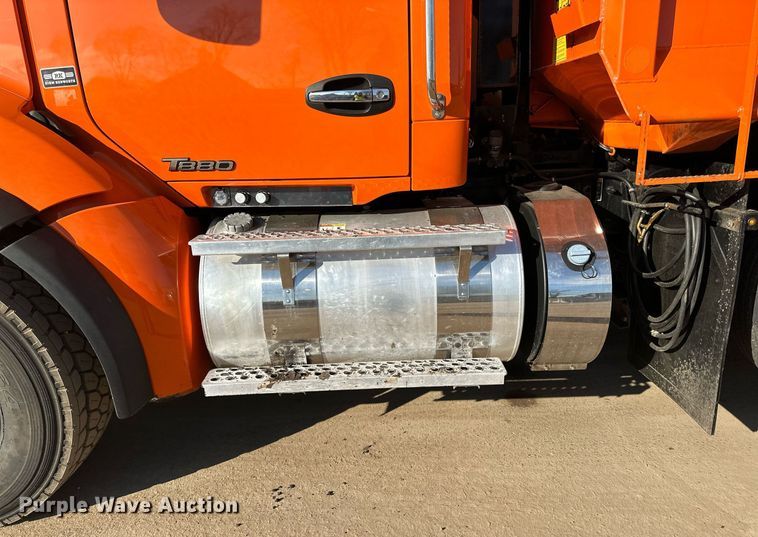 image for item DQ7417 2021 Kenworth  T880 dump truck