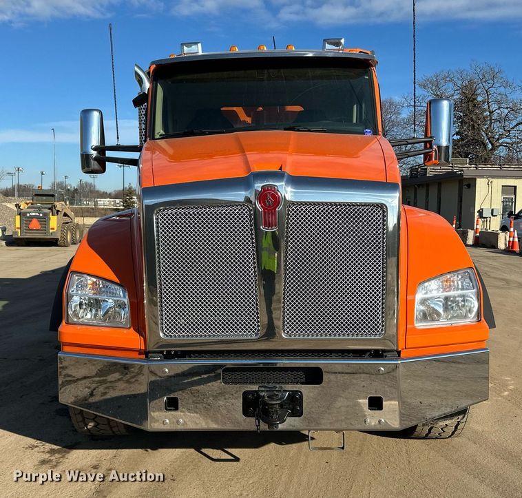 image for item DQ7417 2021 Kenworth  T880 dump truck