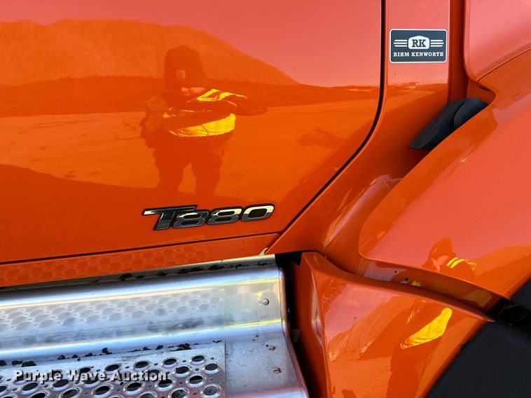 image for item DQ7417 2021 Kenworth  T880 dump truck