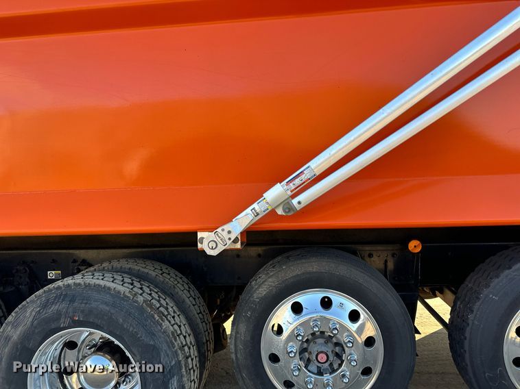 image for item DQ7417 2021 Kenworth  T880 dump truck