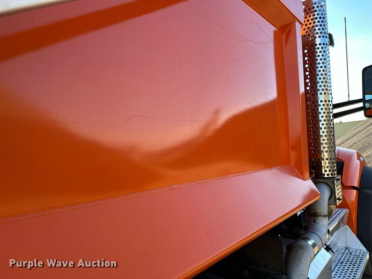 image for item DQ7417 2021 Kenworth  T880 dump truck