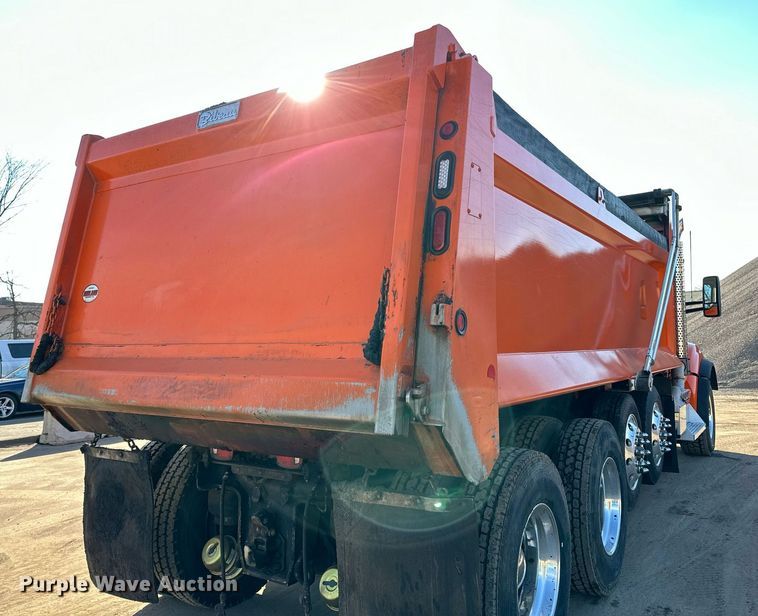 image for item DQ7417 2021 Kenworth  T880 dump truck