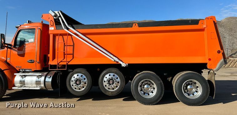 image for item DQ7417 2021 Kenworth  T880 dump truck