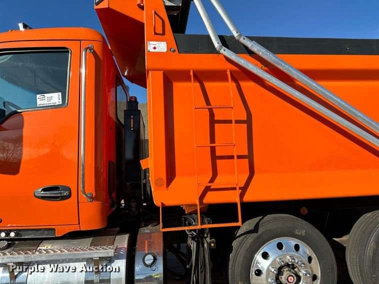 image for item DQ7417 2021 Kenworth  T880 dump truck