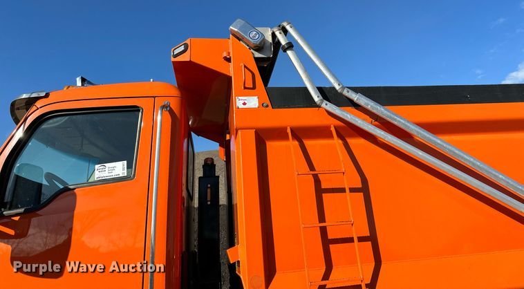image for item DQ7417 2021 Kenworth  T880 dump truck