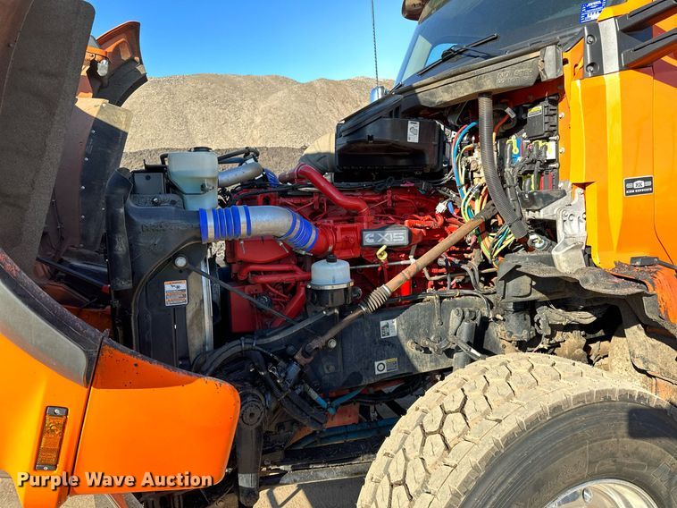 image for item DQ7417 2021 Kenworth  T880 dump truck