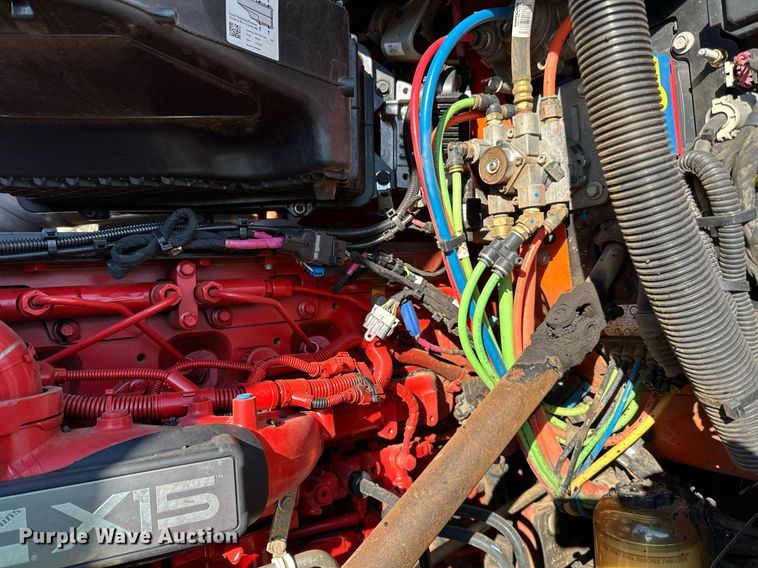 image for item DQ7417 2021 Kenworth  T880 dump truck