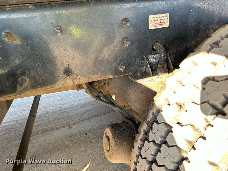 image for item DQ7417 2021 Kenworth  T880 dump truck