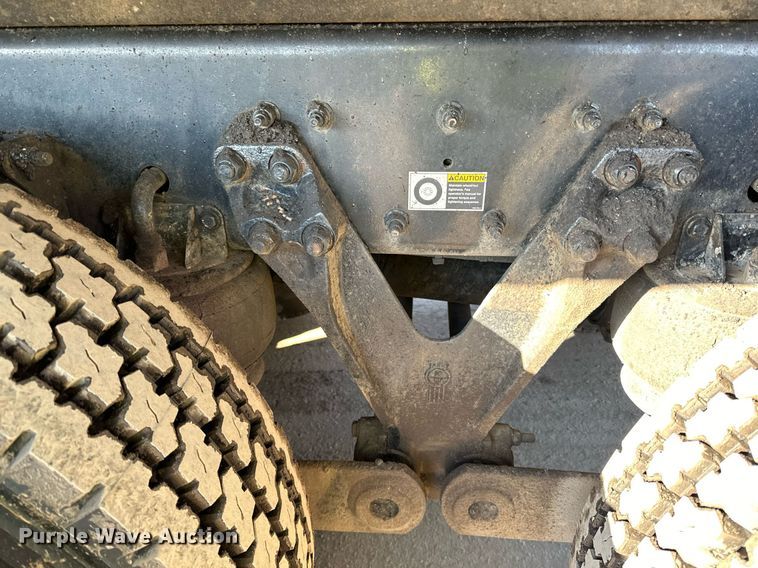 image for item DQ7417 2021 Kenworth  T880 dump truck