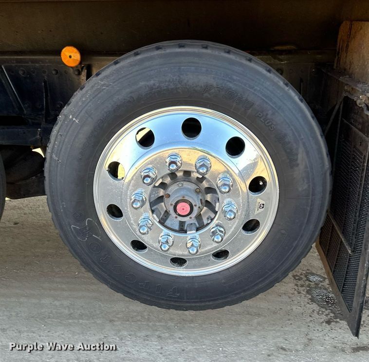 image for item DQ7417 2021 Kenworth  T880 dump truck