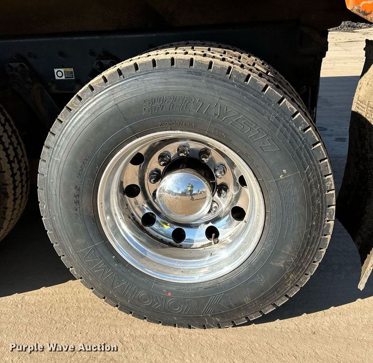 image for item DQ7417 2021 Kenworth  T880 dump truck