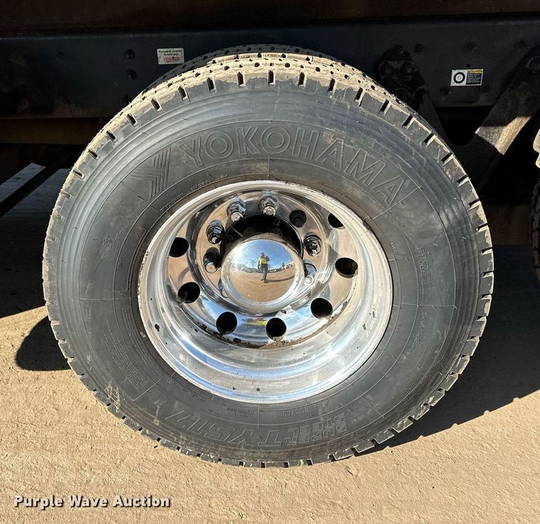 image for item DQ7417 2021 Kenworth  T880 dump truck