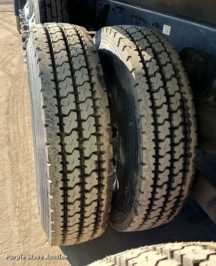 image for item DQ7417 2021 Kenworth  T880 dump truck