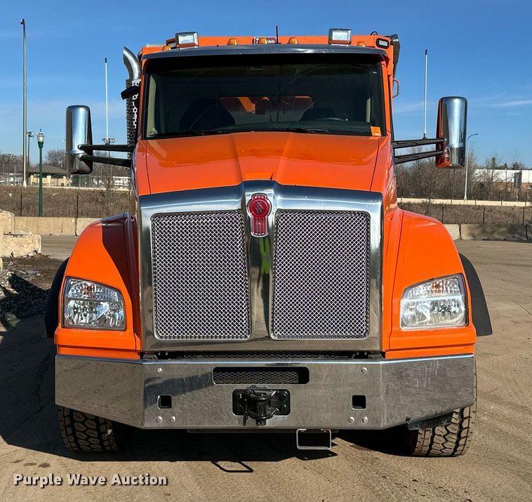 image for item DQ7418 2021 Kenworth  T880 dump truck