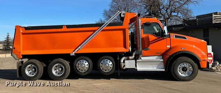 image for item DQ7418 2021 Kenworth  T880 dump truck
