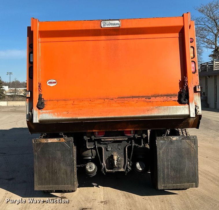 image for item DQ7418 2021 Kenworth  T880 dump truck