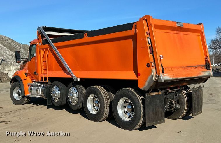 image for item DQ7418 2021 Kenworth  T880 dump truck