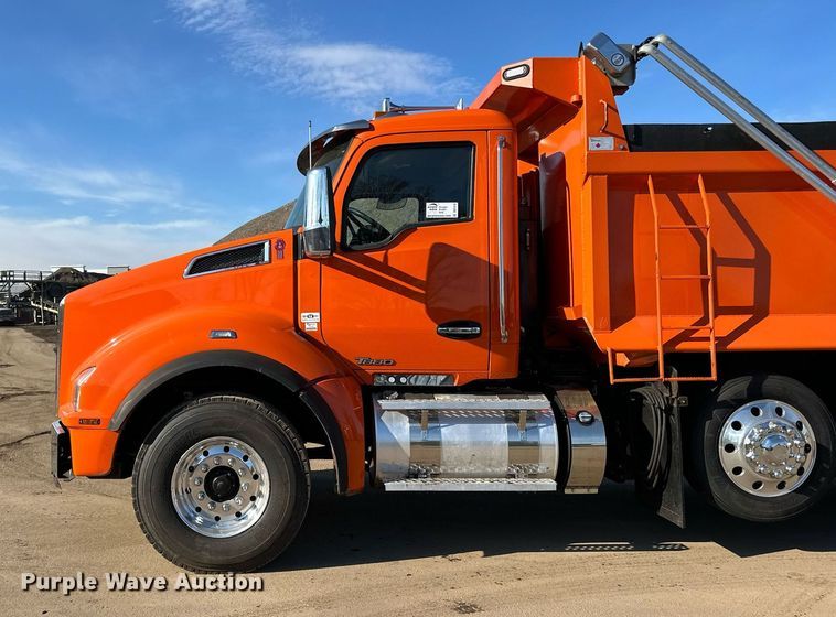 image for item DQ7418 2021 Kenworth  T880 dump truck