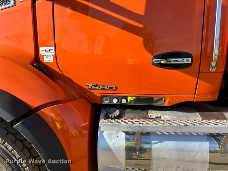 image for item DQ7418 2021 Kenworth  T880 dump truck