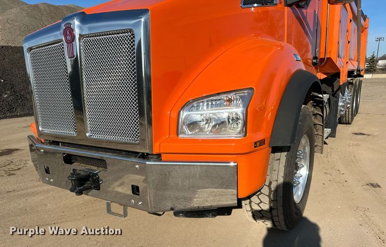 image for item DQ7418 2021 Kenworth  T880 dump truck