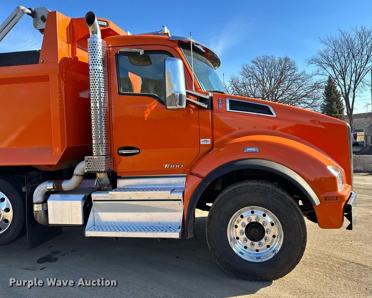 image for item DQ7418 2021 Kenworth  T880 dump truck
