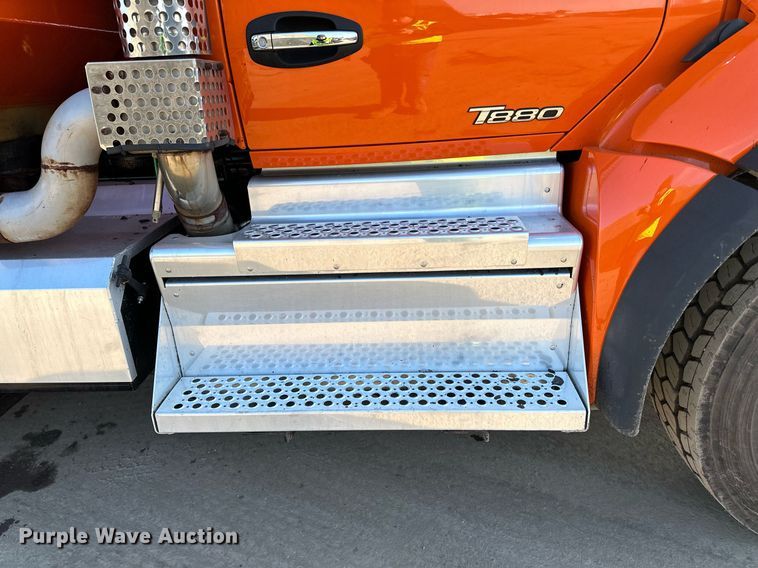 image for item DQ7418 2021 Kenworth  T880 dump truck