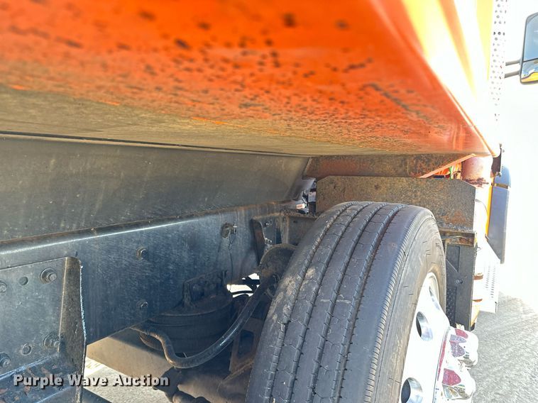 image for item DQ7418 2021 Kenworth  T880 dump truck