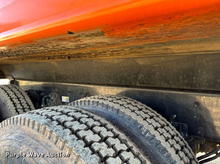 image for item DQ7418 2021 Kenworth  T880 dump truck