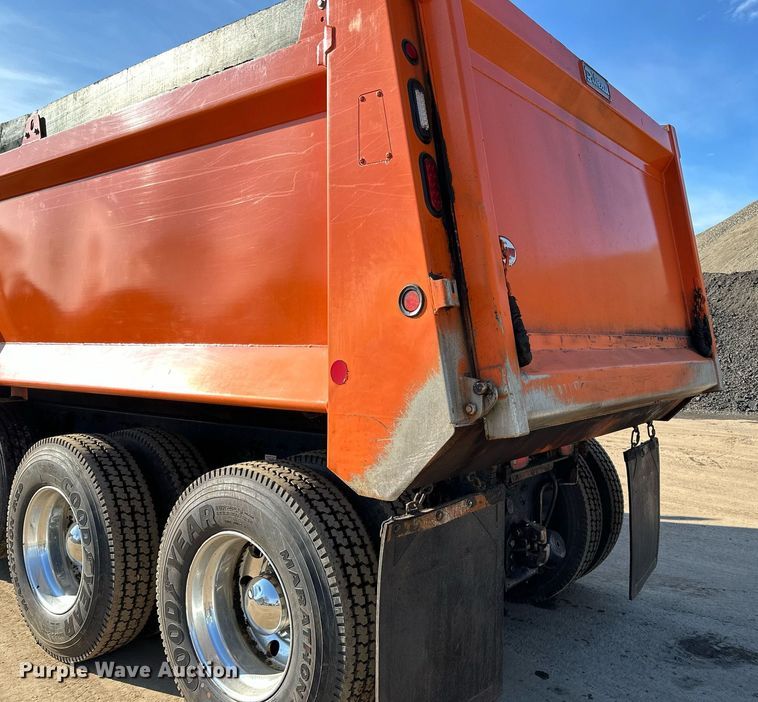 image for item DQ7418 2021 Kenworth  T880 dump truck