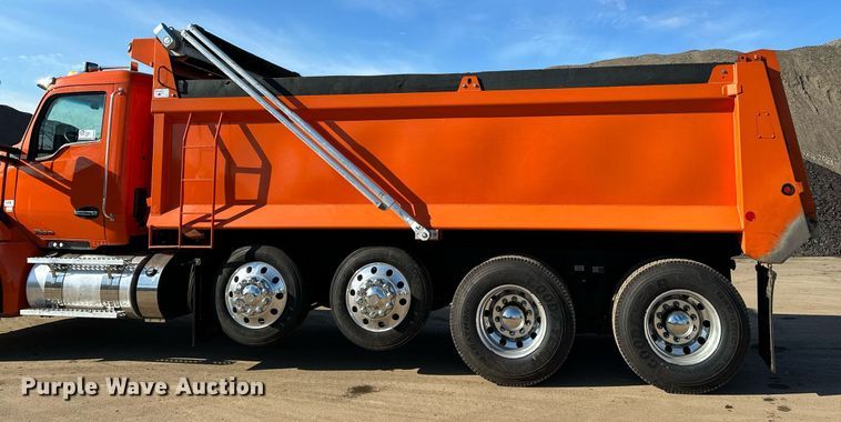 image for item DQ7418 2021 Kenworth  T880 dump truck