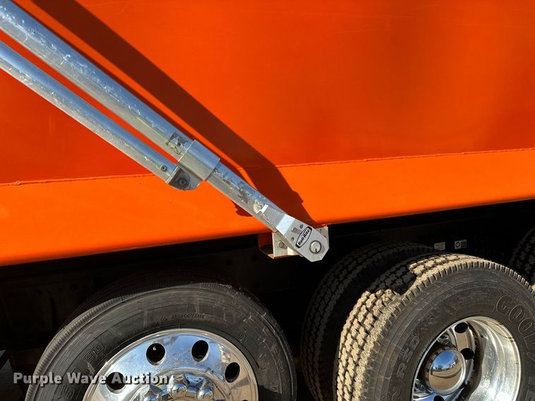 image for item DQ7418 2021 Kenworth  T880 dump truck