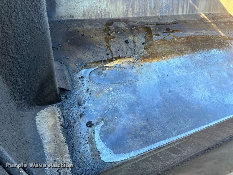 image for item DQ7418 2021 Kenworth  T880 dump truck