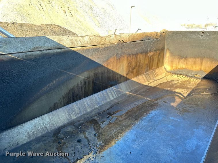 image for item DQ7418 2021 Kenworth  T880 dump truck