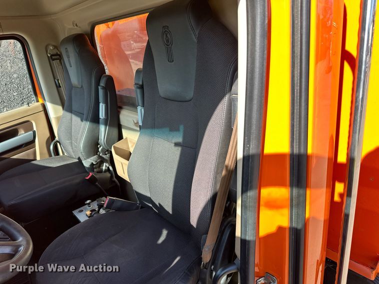 image for item DQ7418 2021 Kenworth  T880 dump truck