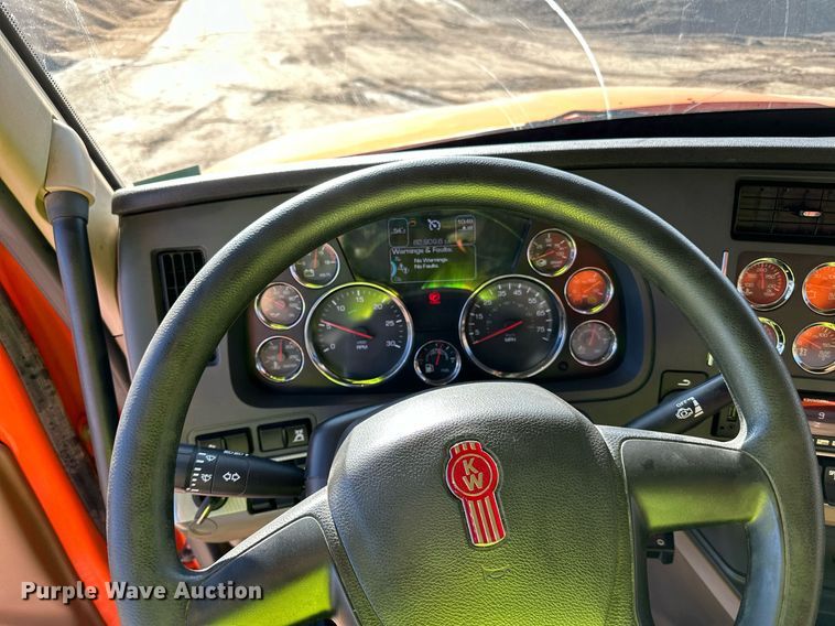 image for item DQ7418 2021 Kenworth  T880 dump truck