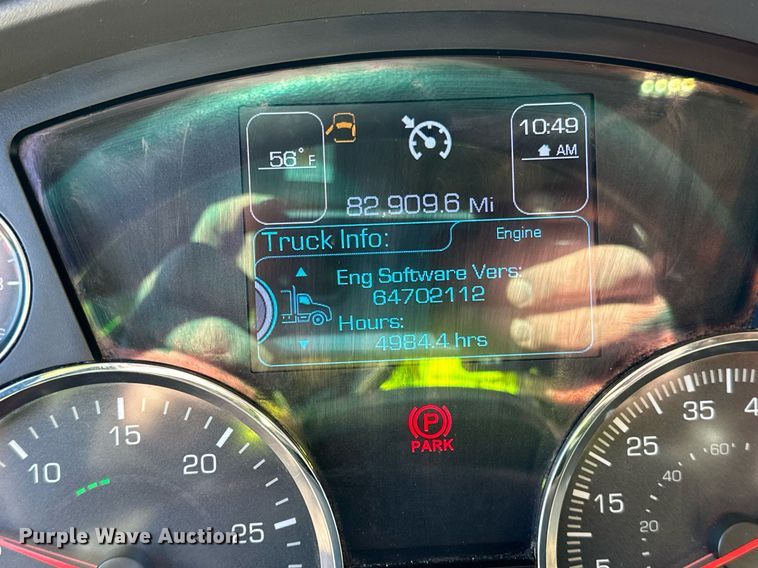 image for item DQ7418 2021 Kenworth  T880 dump truck