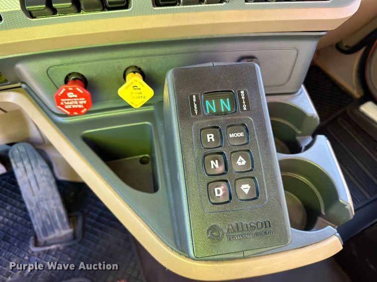 image for item DQ7418 2021 Kenworth  T880 dump truck