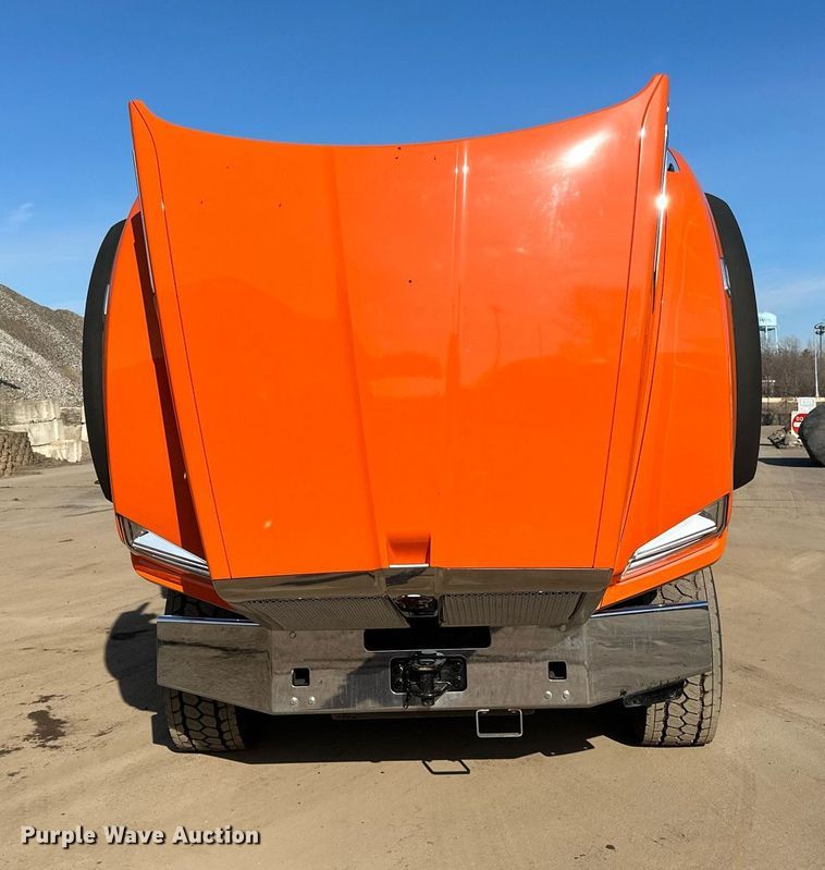 image for item DQ7418 2021 Kenworth  T880 dump truck