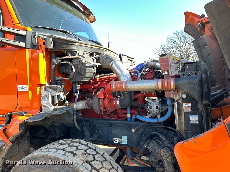 image for item DQ7418 2021 Kenworth  T880 dump truck