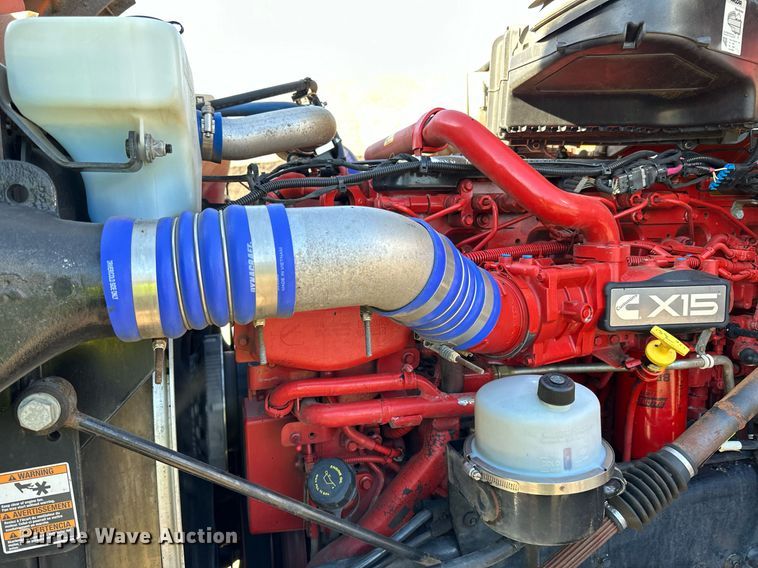 image for item DQ7418 2021 Kenworth  T880 dump truck