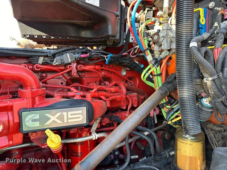 image for item DQ7418 2021 Kenworth  T880 dump truck