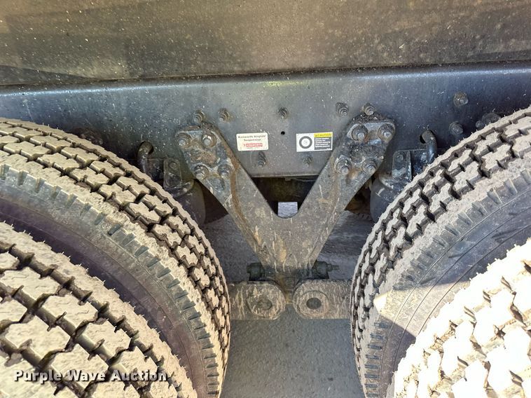 image for item DQ7418 2021 Kenworth  T880 dump truck