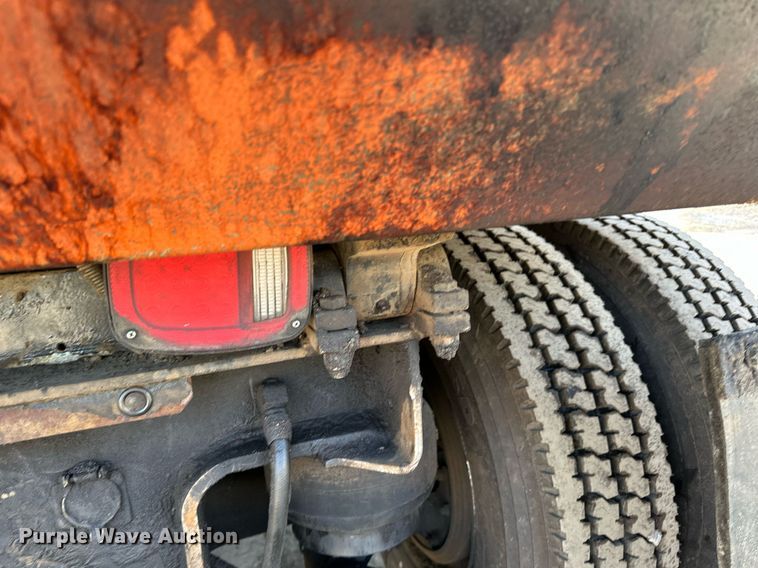 image for item DQ7418 2021 Kenworth  T880 dump truck