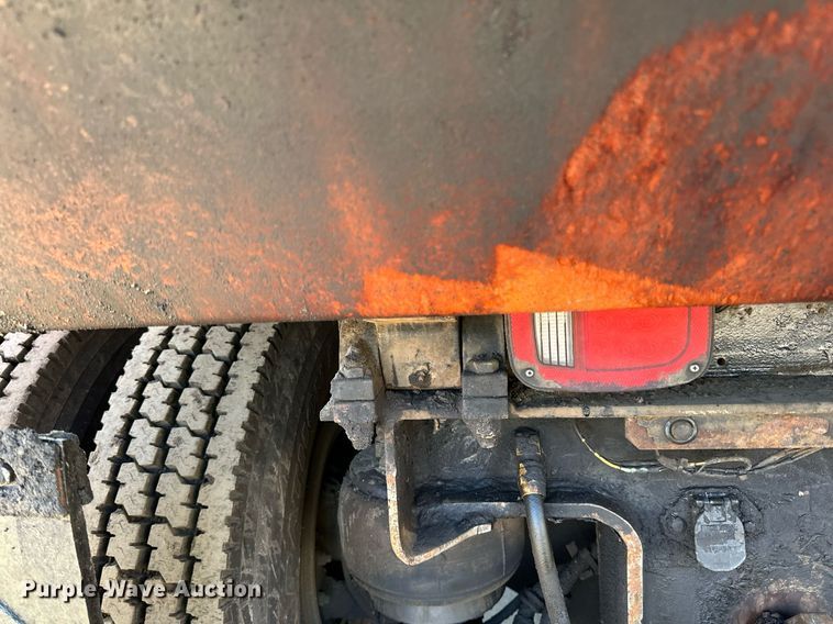 image for item DQ7418 2021 Kenworth  T880 dump truck