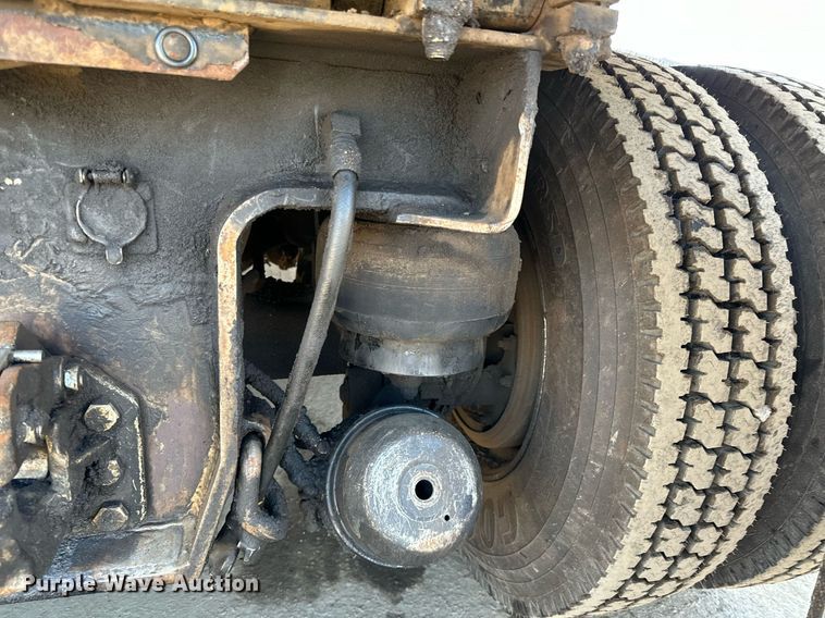 image for item DQ7418 2021 Kenworth  T880 dump truck